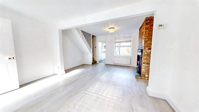 3 Bedroom Terraced House To Rent In Mill Street, Newport Pagnell, MK16