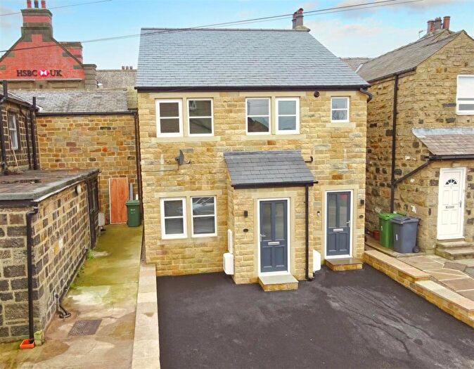 2 Bedroom Flat To Rent In Quarry Terrace, Horsforth, West Yorkshire, LS18