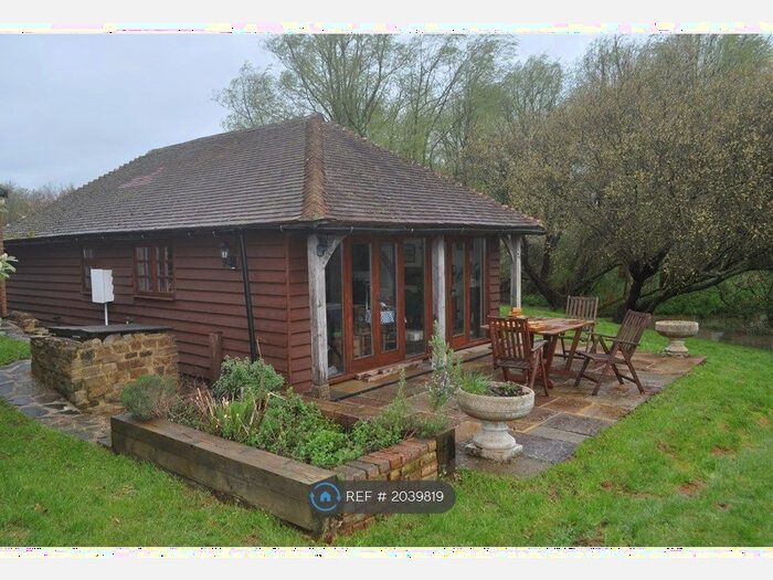 2 Bedroom Bungalow To Rent In Blackgate Lane, Pulborough, RH20