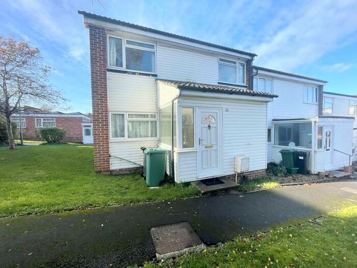 3 Bedroom House To Rent In Darent Court, Basingstoke, RG21