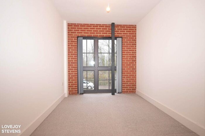 2 Bedroom Flat To Rent In Cyril Vokins Road, Newbury, RG14