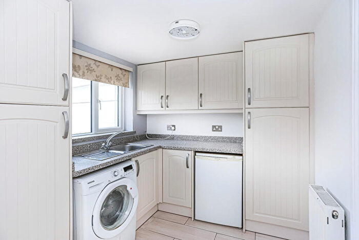 2 Bedroom Bungalow For Sale In Gipsy Close, Balsall Common, Coventry, CV7