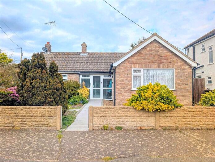 2 Bedroom Bungalow For Sale In George Avenue, Brightlingsea, CO7