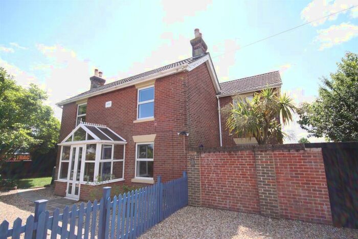 3 Bedroom Detached House To Rent In Admirals Road, Locks Heath, SO31