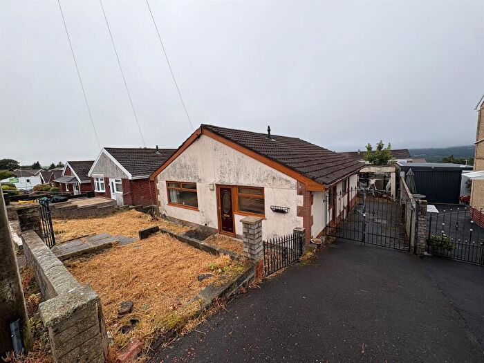 3 Bedroom Detached Bungalow For Sale In Telyn Aur, Morriston, Swansea, SA6