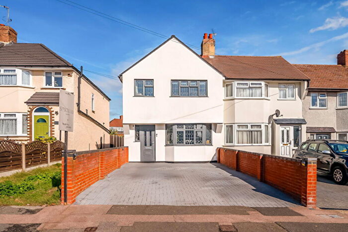 3 Bedroom End Of Terrace House For Sale In Orchard Rise West, Sidcup, DA15