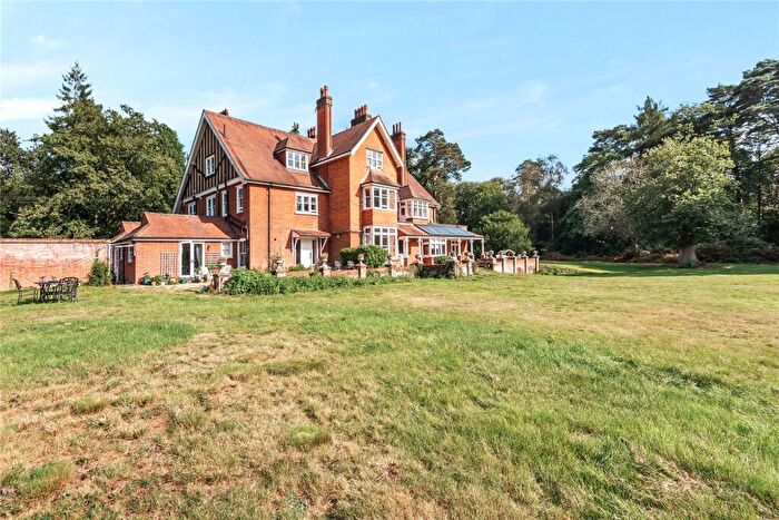 1 Bedroom Apartment To Rent In Windlemere House, Westwood Road, Windlesham, Surrey, GU20