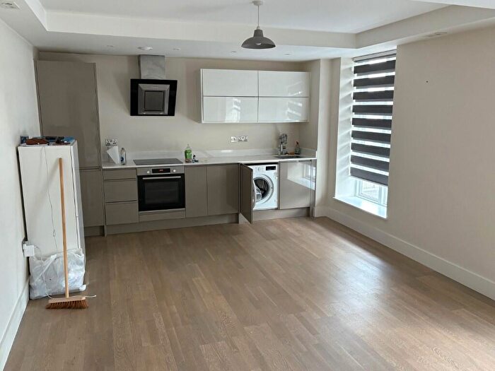 1 Bedroom Flat To Rent In High Street, London, N8