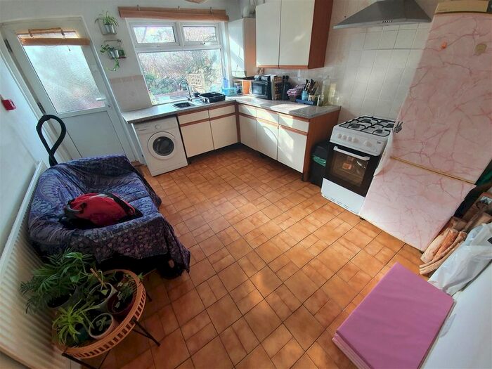 1 Bedroom Flat To Rent In Mundy Place, Cathays, Cardiff, CF24