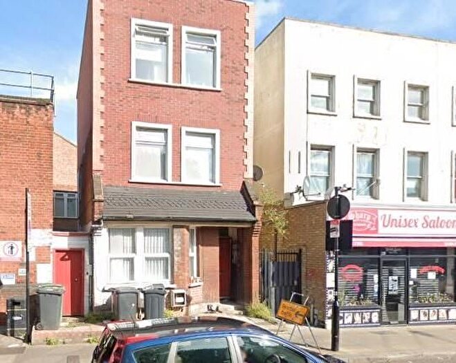 Studio To Rent In Philip Lane, London, N15