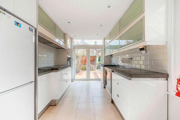 4 Bedroom Terraced House To Rent In Kitchener Road, Tottenham, London, N17