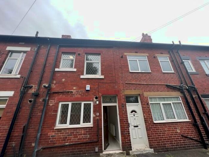 3 Bedroom Terraced House To Rent In Oakfield Avenue, Leeds, West Yorkshire, LS26