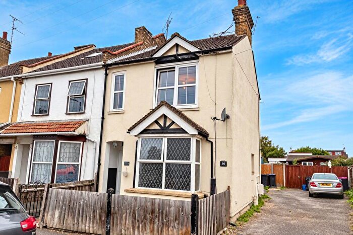 1 Bedroom Flat For Sale In Richmond Avenue, Southend-on-sea, SS3