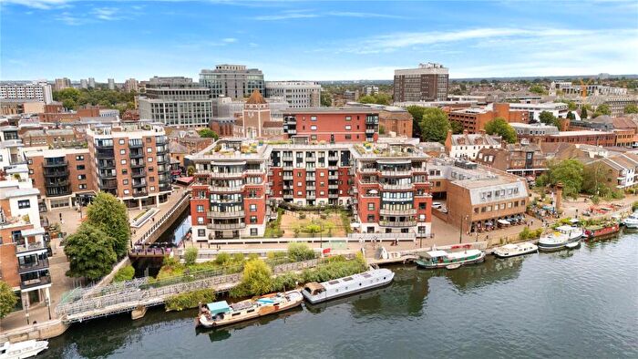 3 Bedroom Apartment For Sale In Garricks House, Wadbrook Street, Kingston Upon Thames, KT1