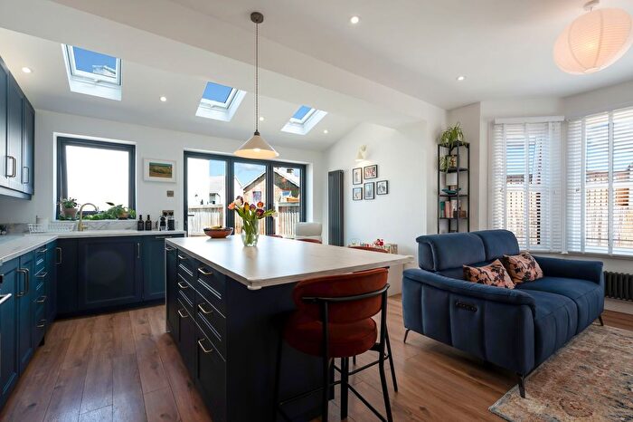 2 Bedroom Semi-Detached House For Sale In Waterloo Road, Sutton, SM1