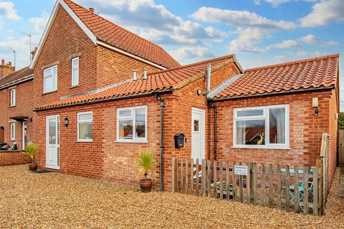4 Bedroom Semi-Detached House For Sale In Church Walk, Burnham Market, PE31