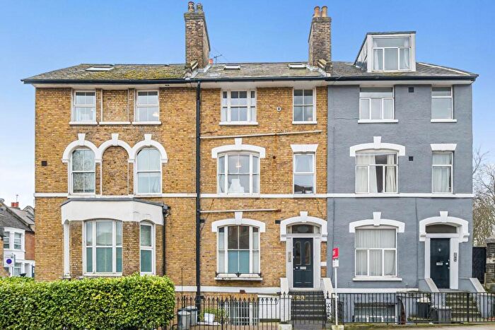2 Bedroom Flat For Sale In Battersea Rise, Battersea, London, SW11