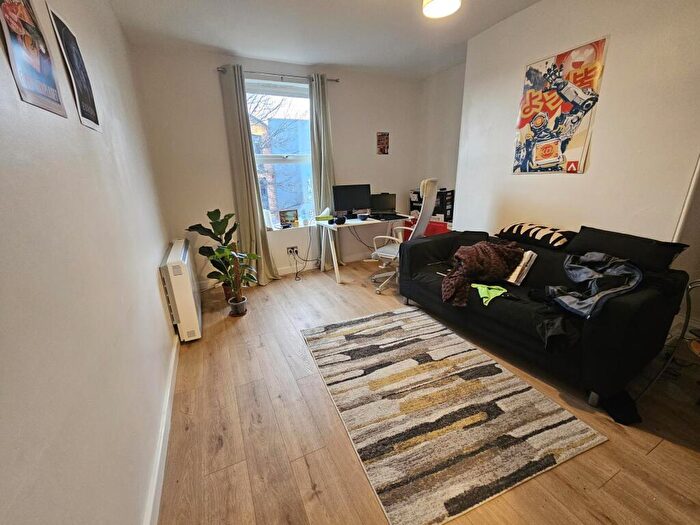 1 Bedroom House To Rent In Moorland Road, Leeds, LS6