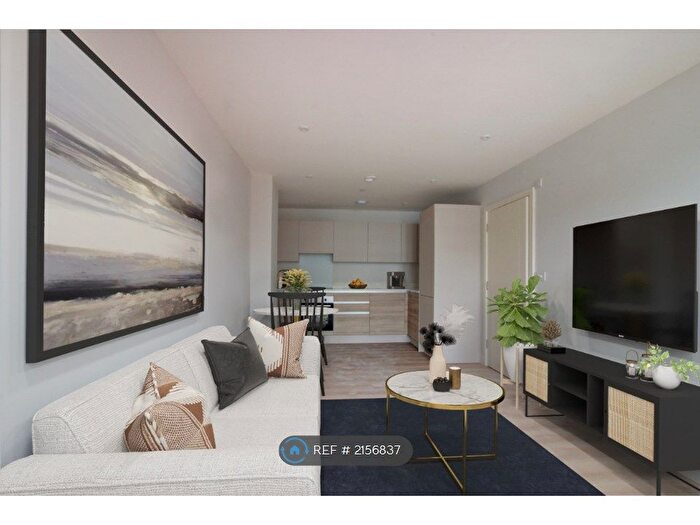 3 Bedroom Flat To Rent In Richmond House, Bournemouth, BH2