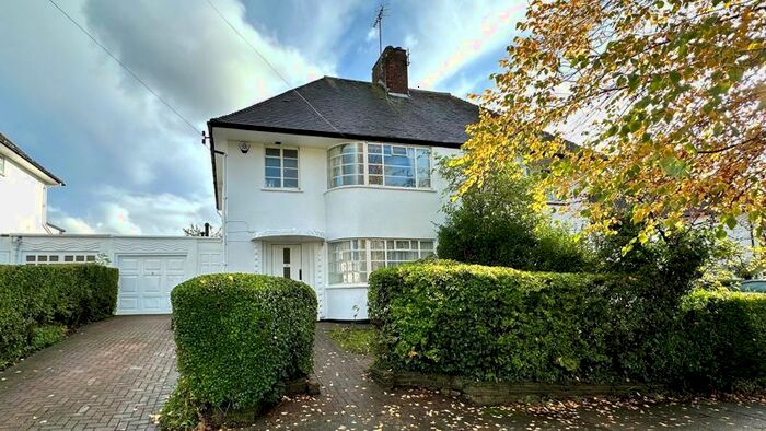 3 Bedroom Semi-Detached House To Rent In Howard Walk, Hampstead Garden Suburb, N2