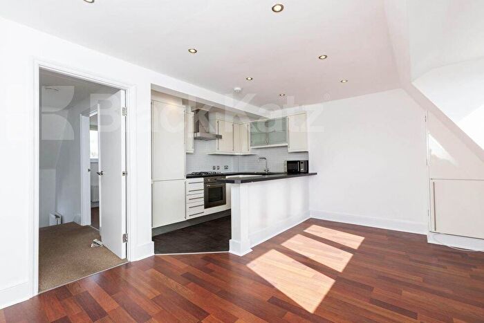 3 Bedroom Flat To Rent In Marlborough Road, Upper Holloway, N19
