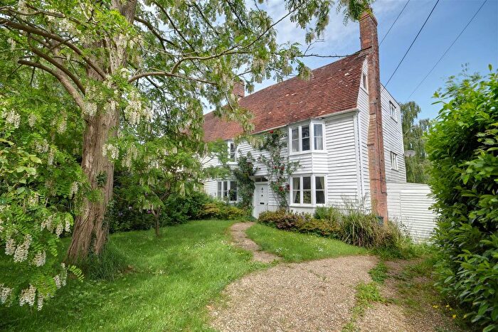 4 Bedroom Semi-Detached House For Sale In Main Street, Beckley, TN31