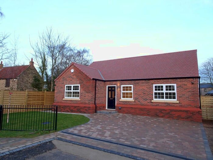 2 Bedroom Detached Bungalow To Rent In Brecon Rise, Wickersley, Rotherham, S66