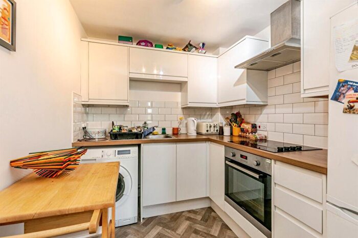 2 Bedroom Apartment For Sale In West Street, Bedminster, Bristol, BS3