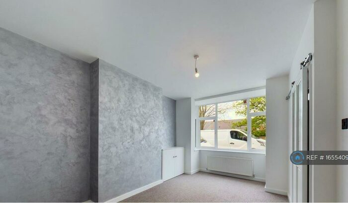 3 Bedroom Terraced House To Rent In The Parade, Askern, Doncaster, DN6