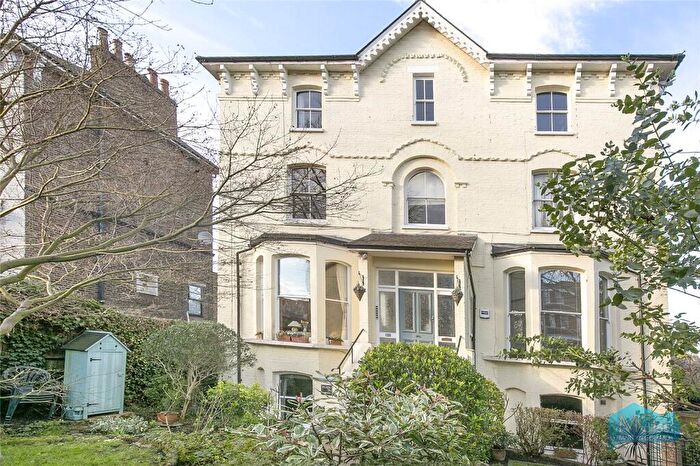 2 Bedroom Apartment To Rent In Haringey Park, Crouch End, London, N8