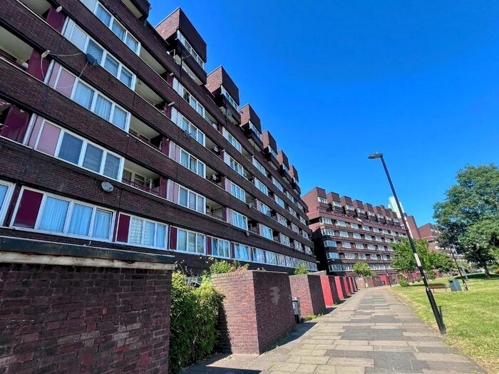 2 Bedroom Flat To Rent In Argosy House, London, SE8