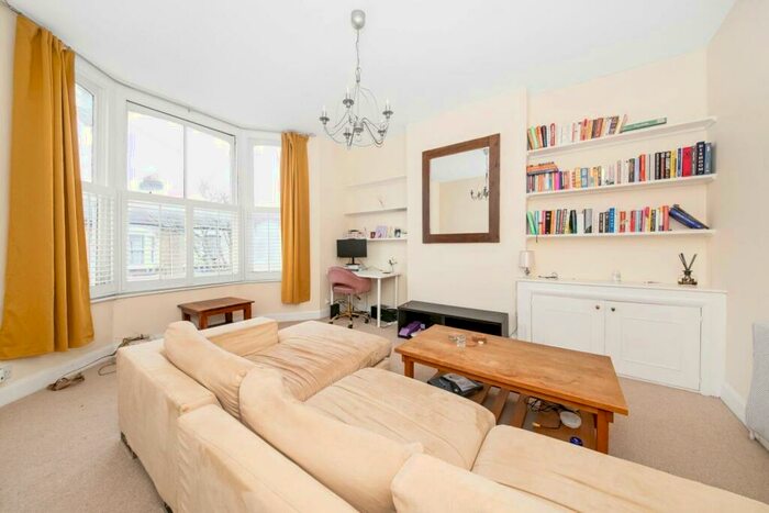 2 Bedroom Apartment To Rent In Amott Road, London, SE15
