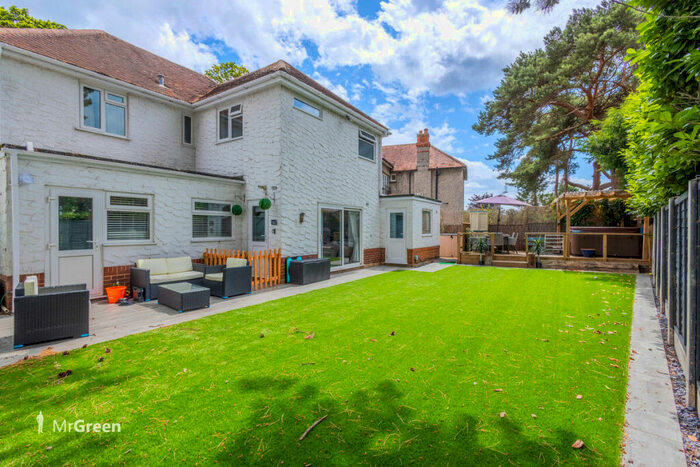 5 Bedroom Detached House For Sale In The Grove, Christchurch, BH23