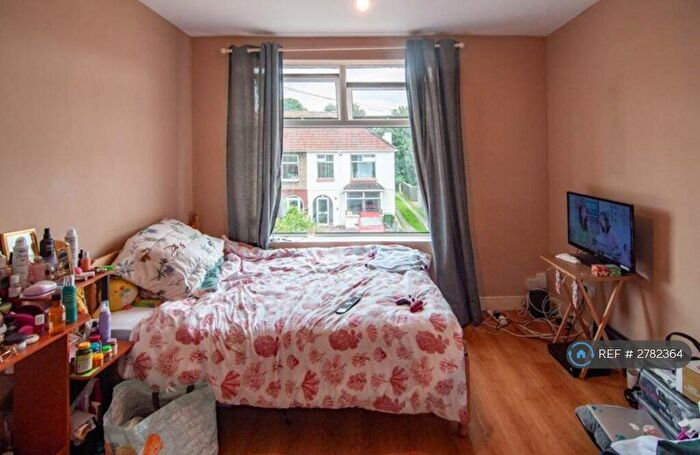 2 Bedroom Flat To Rent In Fifth Avenue, Bristol, BS7