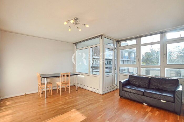 3 Bedroom Flat To Rent In St. James's Crescent, London, SW9