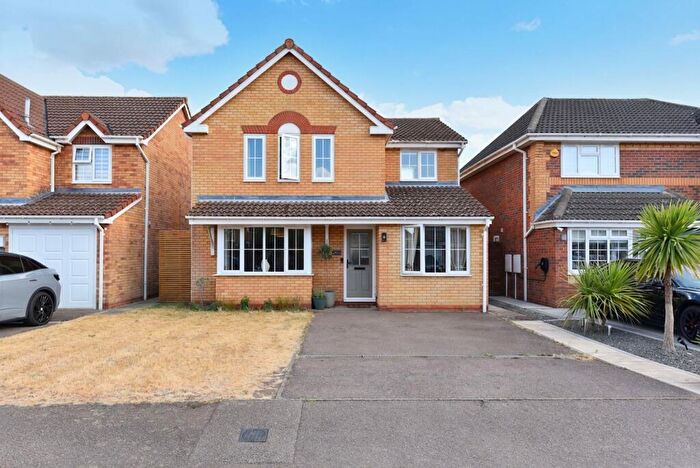 4 Bedroom Detached House For Sale In Coltsfoot, Biggleswade, SG18
