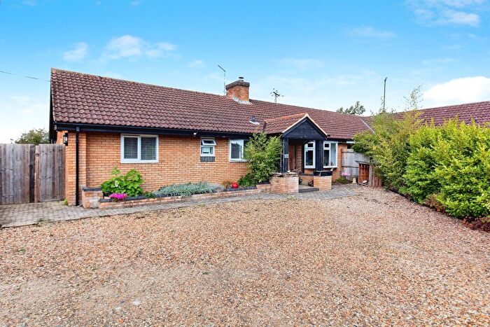 4 Bedroom Semi-detached Bungalow For Sale In Greenbank Terrace, Ringstead, Kettering, NN14