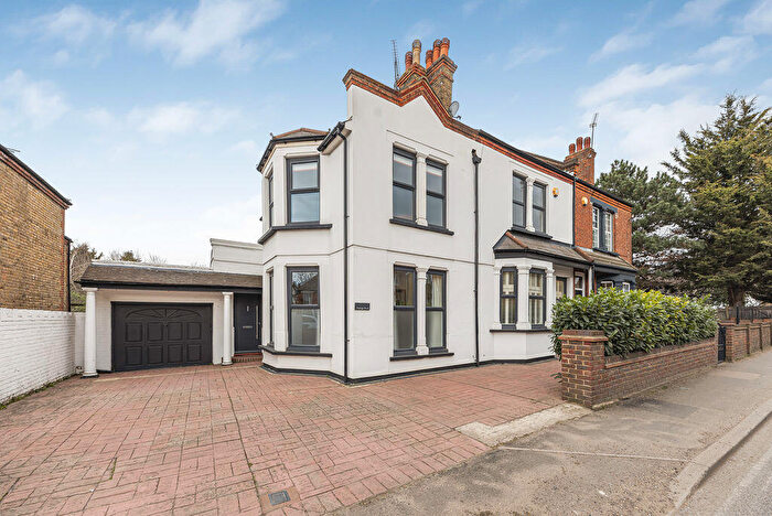 5 Bedroom Semi Detached House For Sale In Vicarage Road, Bexley, DA5