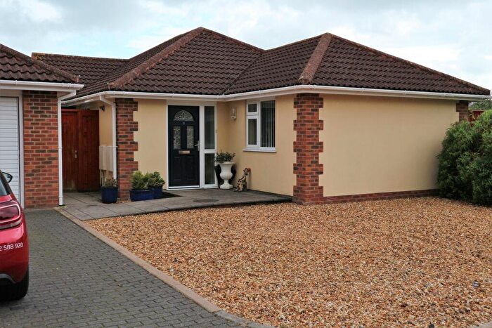 3 Bedroom Bungalow To Rent In Larch Close, Christchurch, BH23