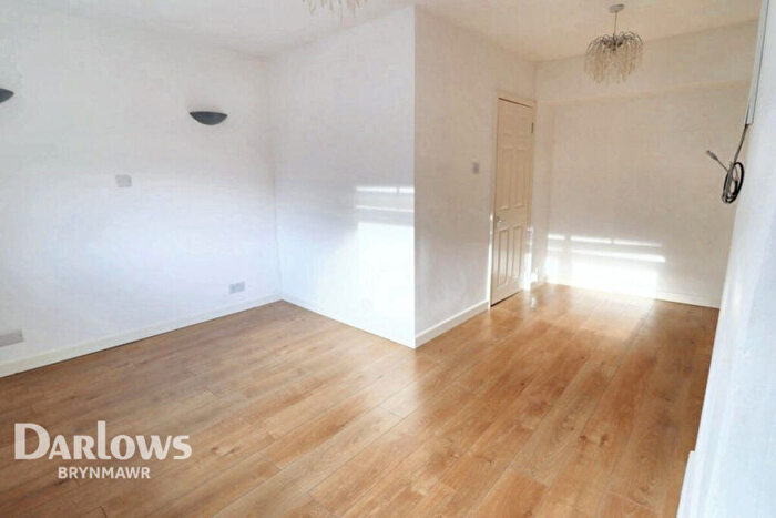 1 Bedroom Maisonette For Sale In Commercial Road, Abertillery, NP13