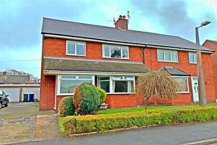3 Bedroom Semi-Detached House To Rent In Lindle Avenue, Preston, PR4