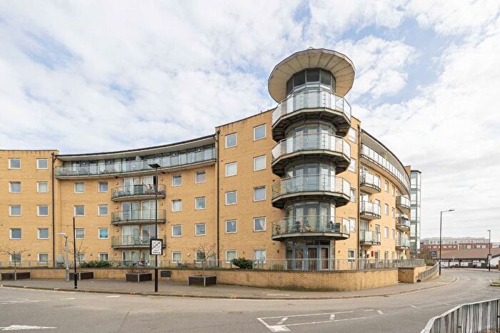 Studio For Sale In Highfield Road, Feltham, TW13