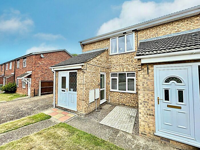 1 Bedroom Flat To Rent In Countess Close, St. Neots, PE19