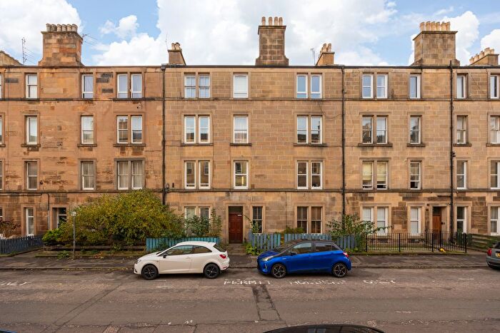 2 Bedroom Flat For Sale In / Caledonian Place, Edinburgh, EH11