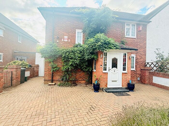 3 Bedroom Semi-Detached House For Sale In Whitebeam Avenue, Bromley, BR2