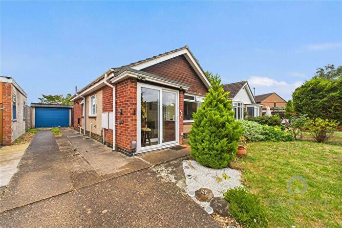 2 Bedroom Bungalow For Sale In Brockwood Close, Duston, Northampton, Northamptonshire, NN5