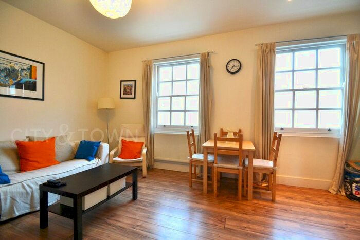 2 Bedroom Flat To Rent In Lordship Road, London, N16