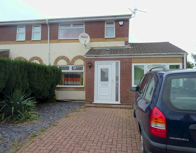 3 Bedroom Semi-Detached House To Rent In Powderham Drive, Grangetown, Cardiff CF11