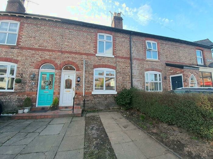 2 Bedroom Mews To Rent In South Oak Lane, Wilmslow, SK9