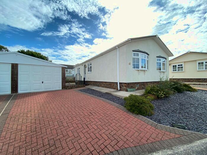 2 Bedroom Mobile/park Home For Sale In Four Seasons, Winkleigh, Devon, EX19
